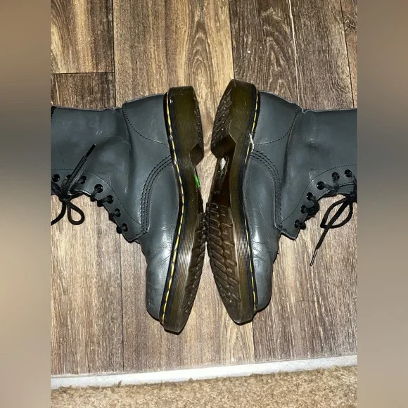 Dr. Marten grey patent leather. Size 9! GUC. - Picture 6 of 7